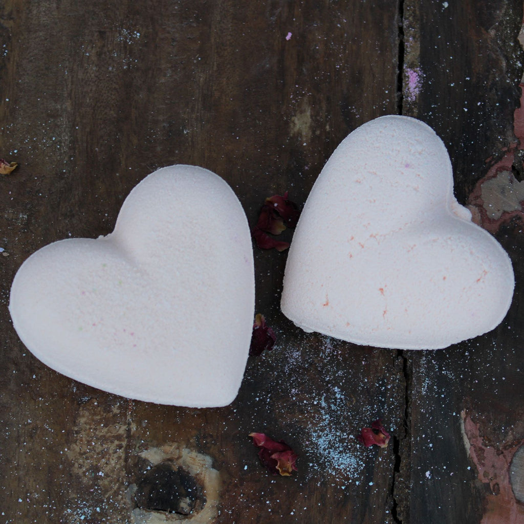 Love Heart Bath Bomb 70g - Passion Fruit